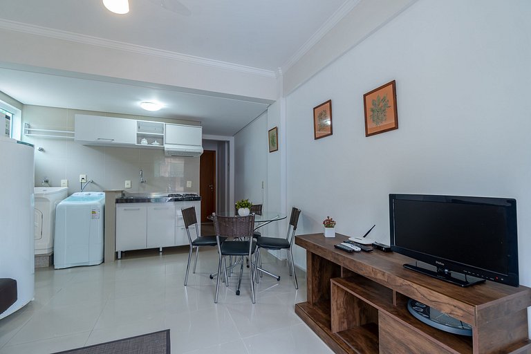 Apto Pertinho da Avenida da Praia de Bombas - 2 dorms 4 pess