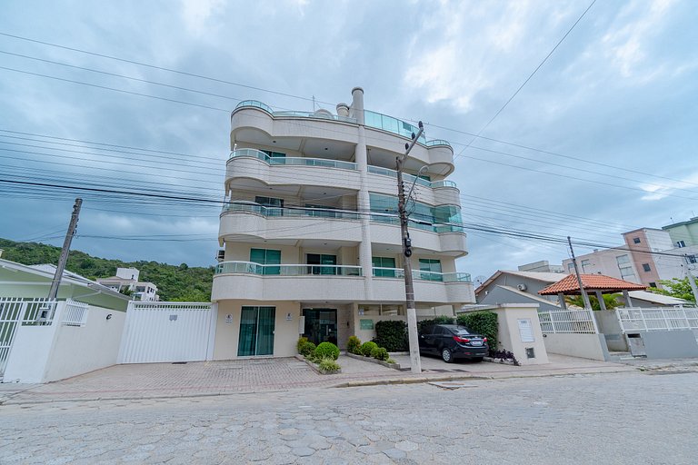 Apto 230m da Praia de Bombas - 2 dorms 4 pessoas