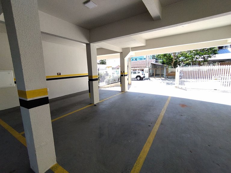 Apartamento 400m da Praia de Bombas - 2 dorms 6 pessoas