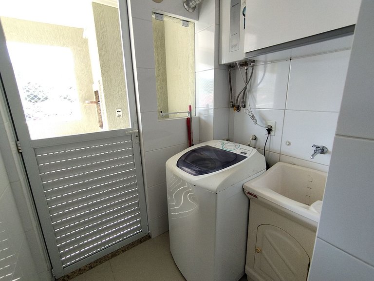 Apartamento 400m da Praia de Bombas - 2 dorms 6 pessoas