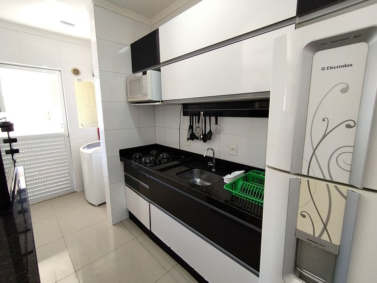 Apartamento 400m da Praia de Bombas - 2 dorms 6 pessoas