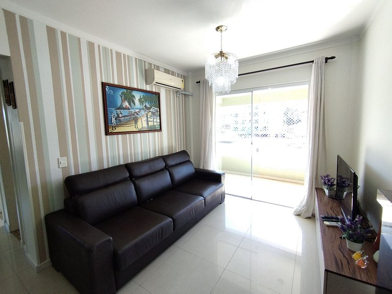 Apartamento 400m da Praia de Bombas - 2 dorms 6 pessoas