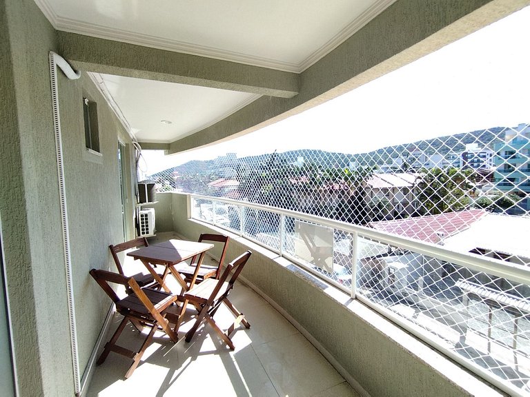 Apartamento 400m da Praia de Bombas - 2 dorms 6 pessoas