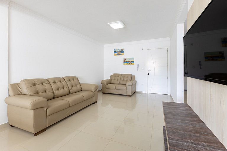 Amplo apartamento, pertinho da Praia de Bombas - 3 dorms 8 p