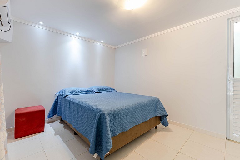 Triplex 200m da praia de Bombas