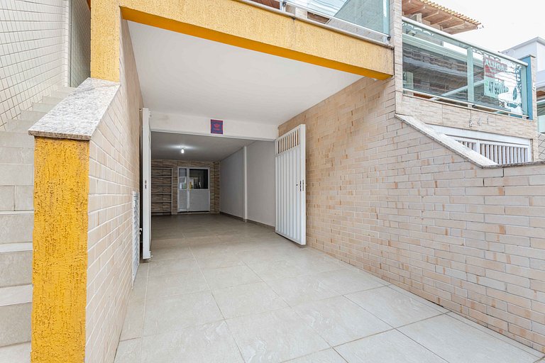 Triplex 200m da praia de Bombas