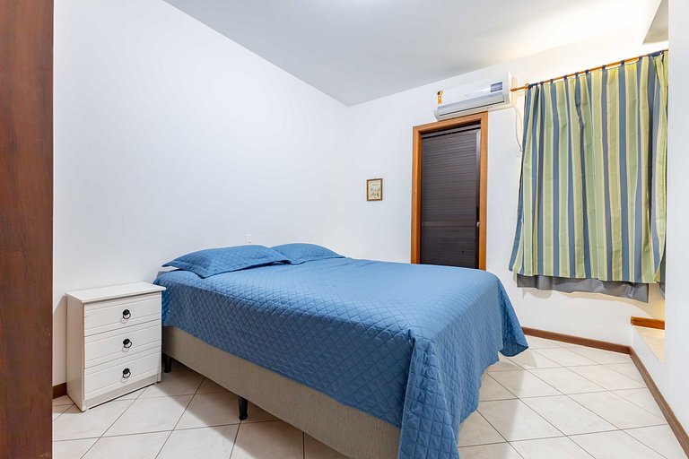 Triplex 200m da praia de Bombas