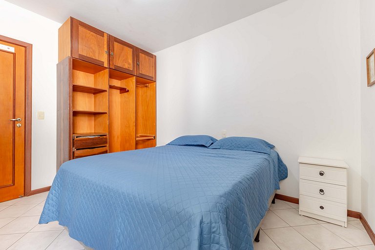 Triplex 200m da praia de Bombas