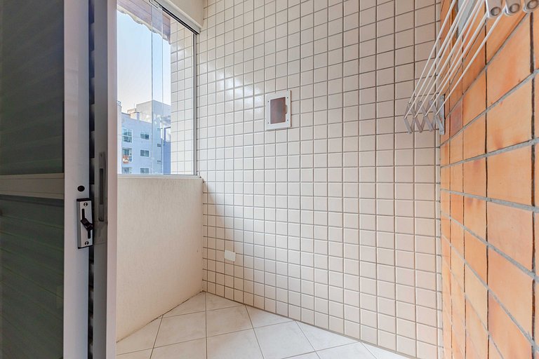 Triplex 200m da praia de Bombas