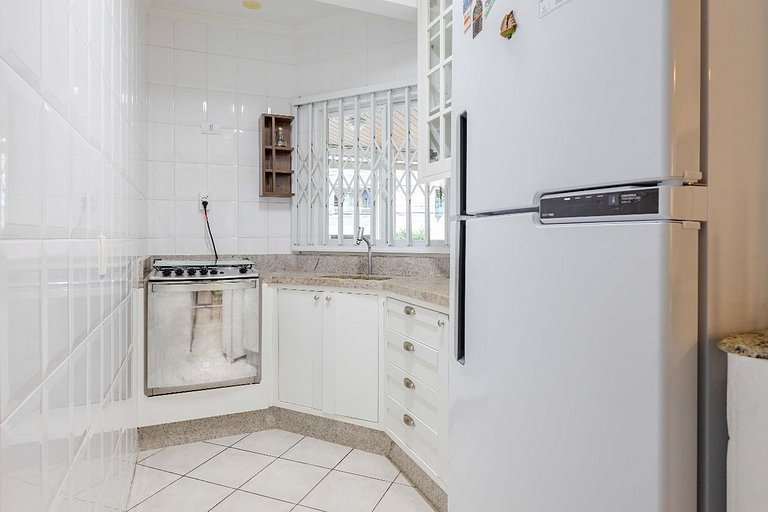 Triplex 200m da praia de Bombas