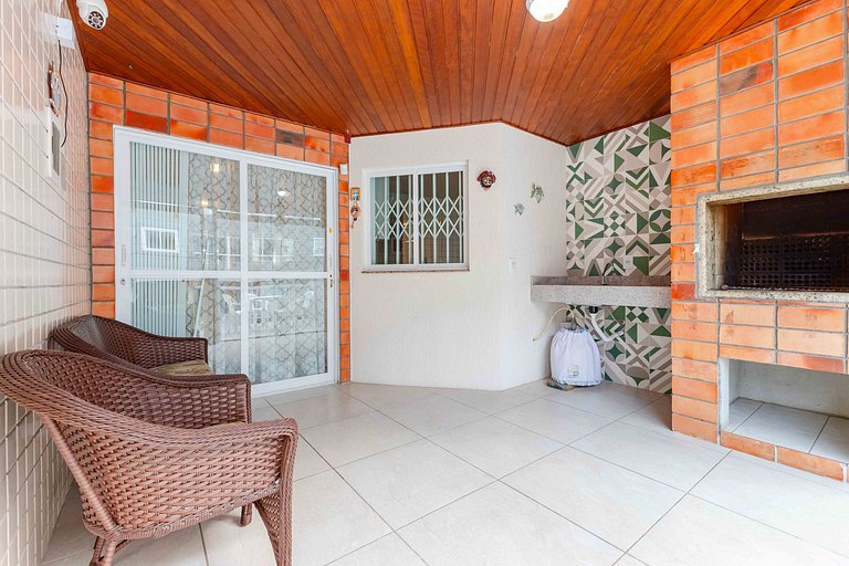 Triplex 200m da praia de Bombas