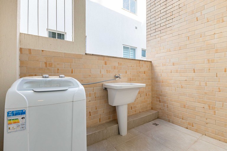 Triplex 200m da praia de Bombas