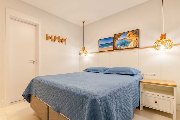 Apartamento alto padrão com piscina em Bombinhas
