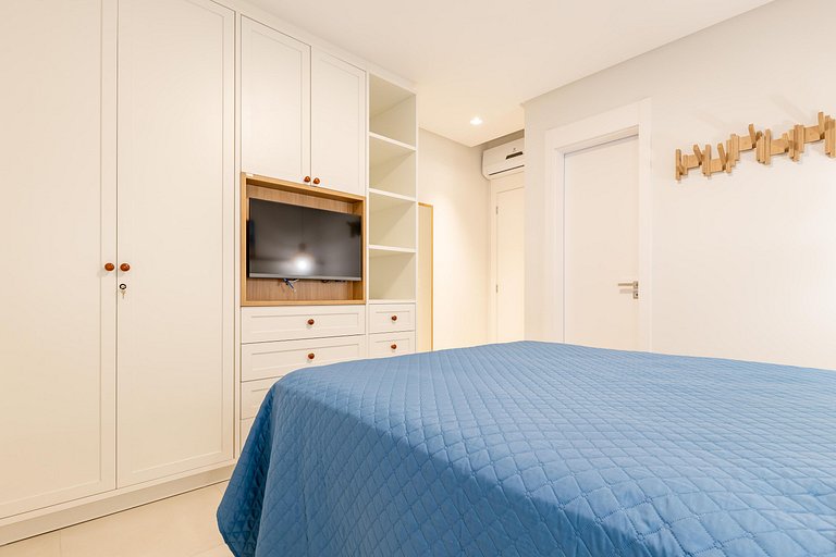 Apartamento alto padrão com piscina em Bombinhas