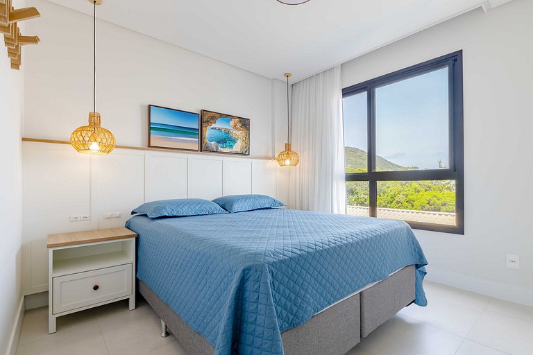 Apartamento alto padrão com piscina em Bombinhas