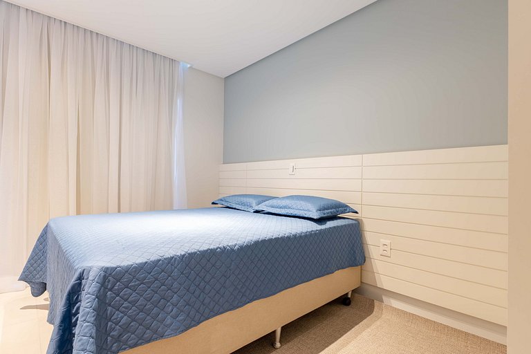 Apartamento alto padrão com piscina em Bombinhas