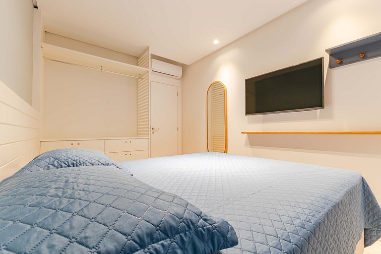 Apartamento alto padrão com piscina em Bombinhas