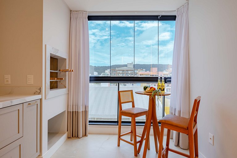 Apartamento alto padrão a 50 mts da praia