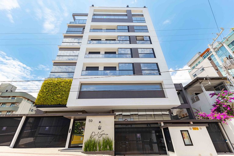 Apartamento alto padrão a 50 mts da praia